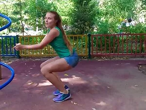 AssPlay-Ella le hace ...