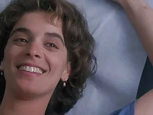 Cabello corto asiáti ...